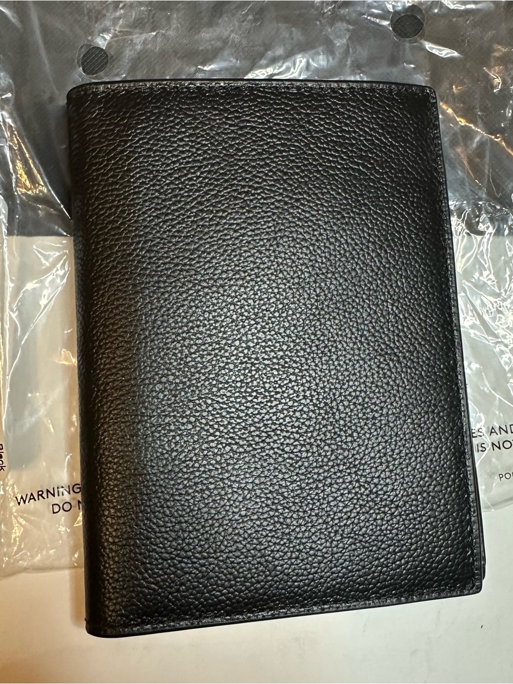 NWT Coach passport/card holder Black Pebbled Leather. - Picture 4 of 9